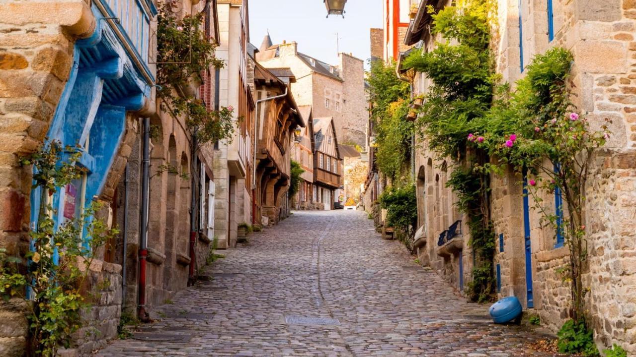 Le Duclos, Appartement Rez-De-Jardin Dinan Centre エクステリア 写真